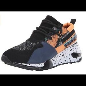 Steve Maddens Cliff Sneaker